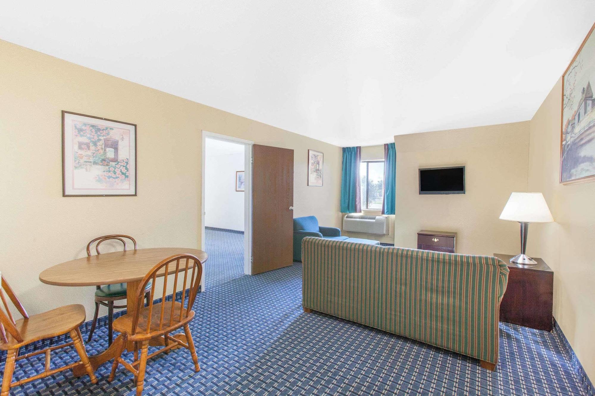Super 8 By Wyndham Sallisaw Exteriér fotografie