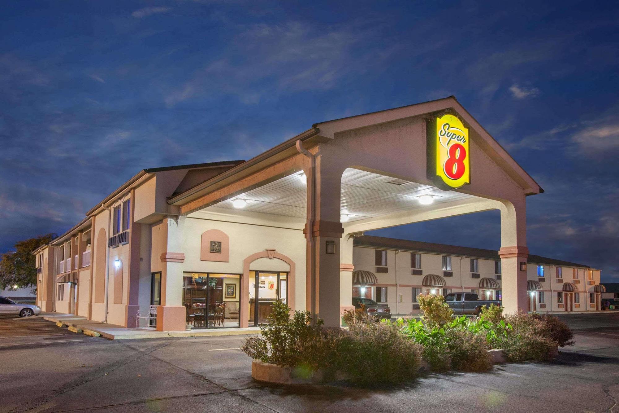 Super 8 By Wyndham Sallisaw Exteriér fotografie
